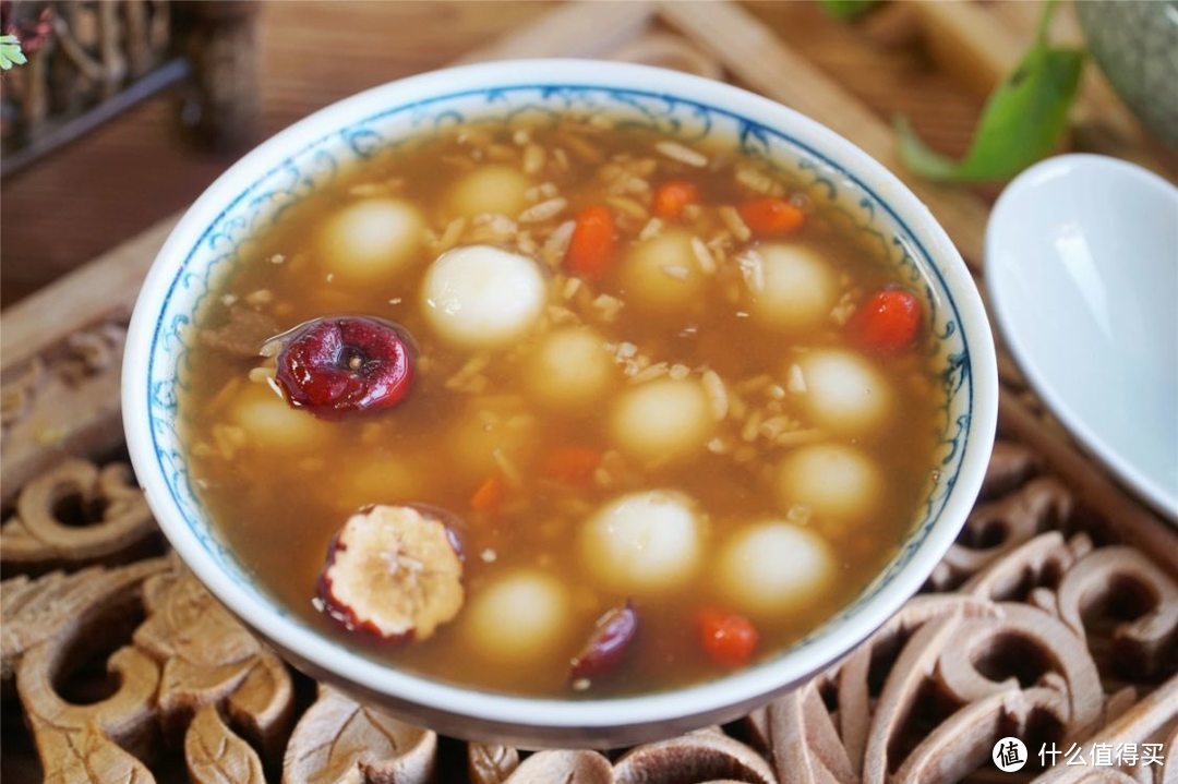 入冬了，女人有条件多喝“双白汤”，每周煮几次，面如桃花好过冬