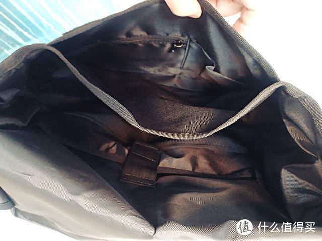 专业的照明品牌做的潮包也是玩味十足：奈特科尔全系列机能包