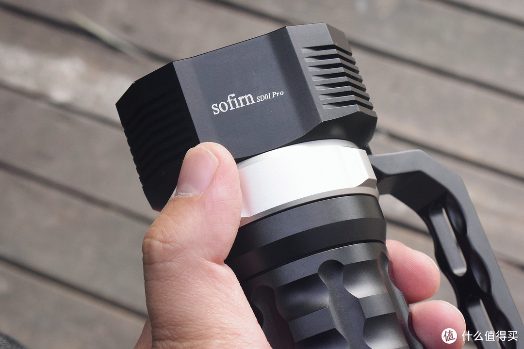 潜水照明好帮手，点亮黑暗无处寻——Sofirn SD01 Pro手电体验