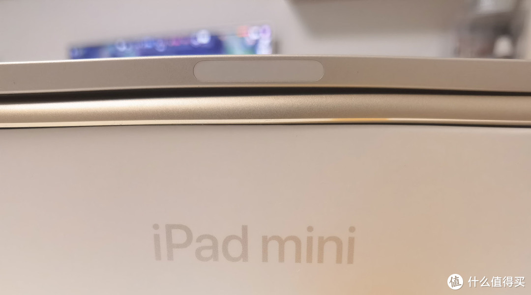 上面iPad mini 6 下面iPad Air 2