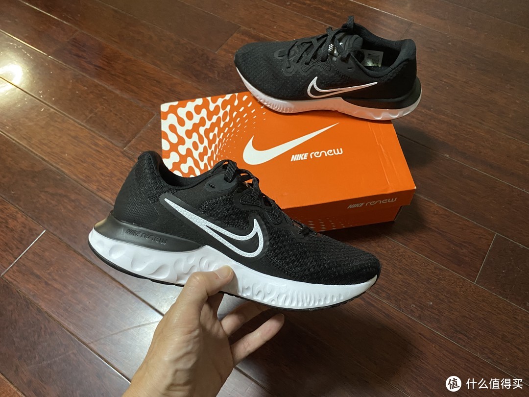 柔软舒适的NIKE RENEW RUN 2跑步鞋