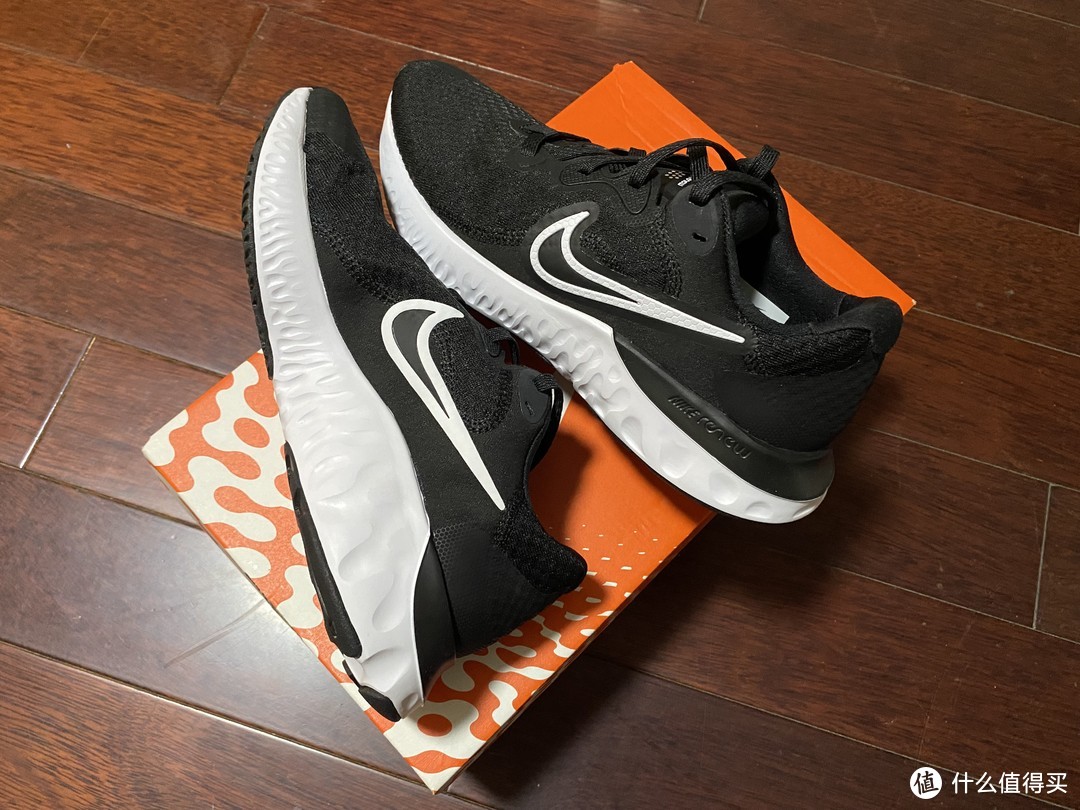 柔软舒适的NIKE RENEW RUN 2跑步鞋