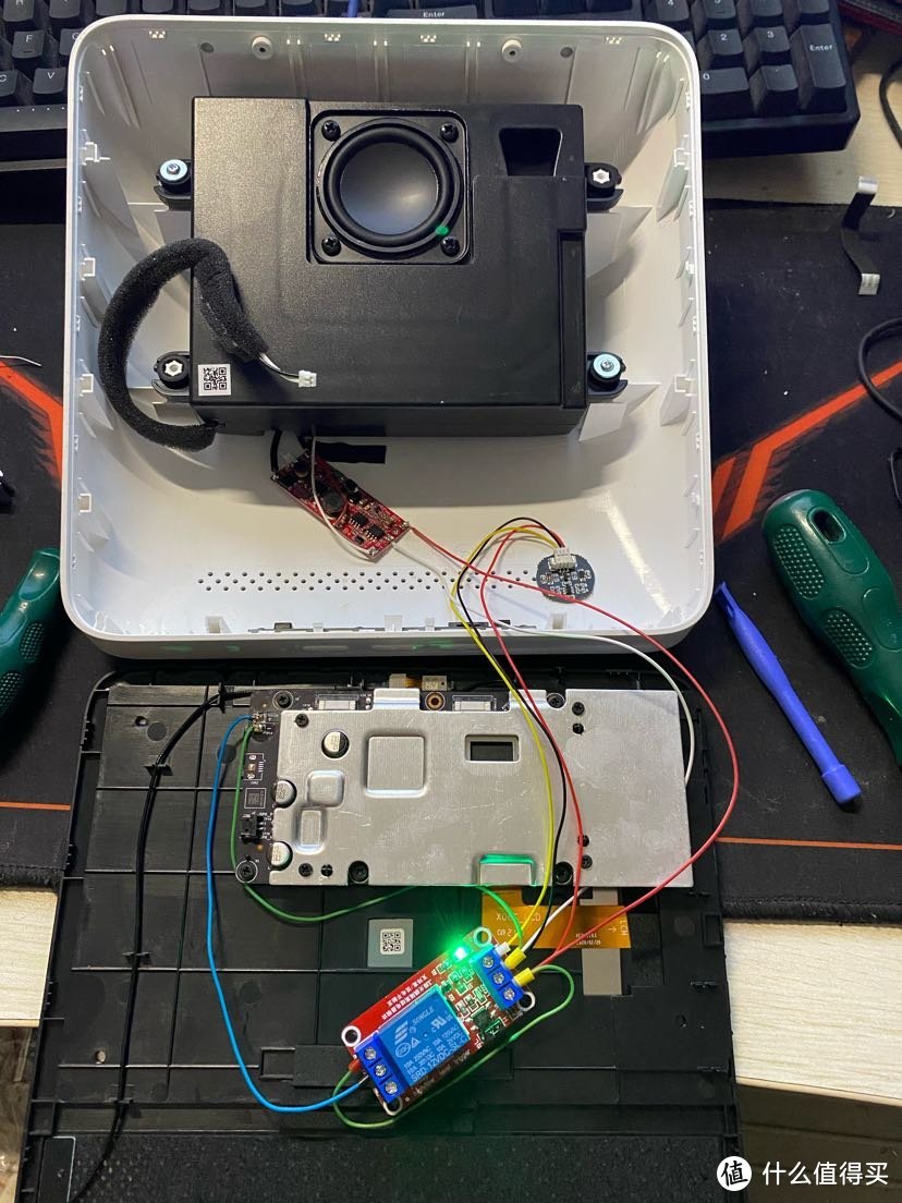 注意UPS小板需要短接JP1才是12V输出，否则输出9V 显示面板的输入端子正极TP2106，负极TP14