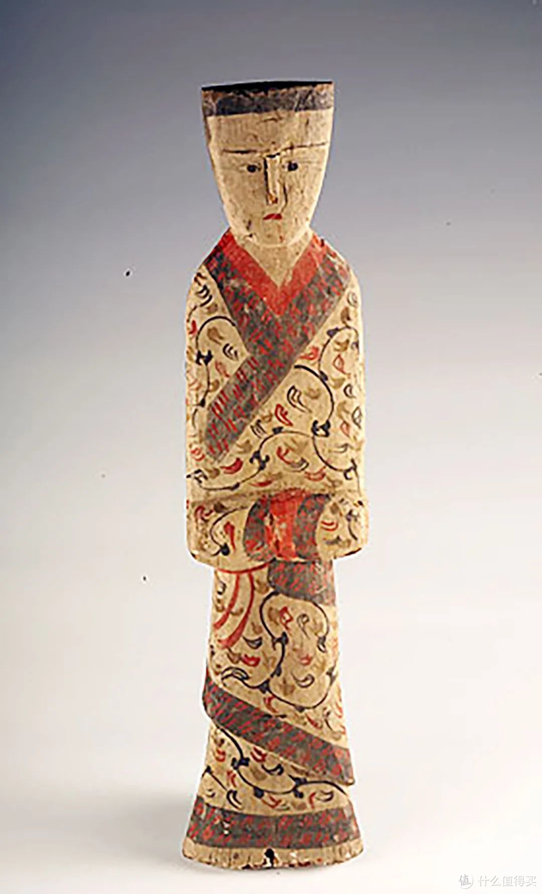 马王堆一号墓出土西汉彩绘木俑，脸上是墨色长眉 ©湖南省博物馆
