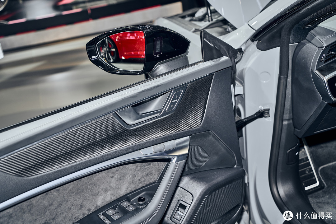 奥迪RS7 流淌着运动血液的高性能掀背轿跑车