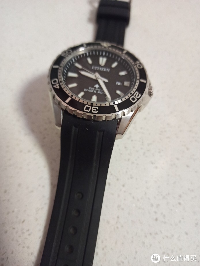 日常用具 篇十三：双11后，介绍一下自己选购了有一段时间的西铁城手表bn0190。