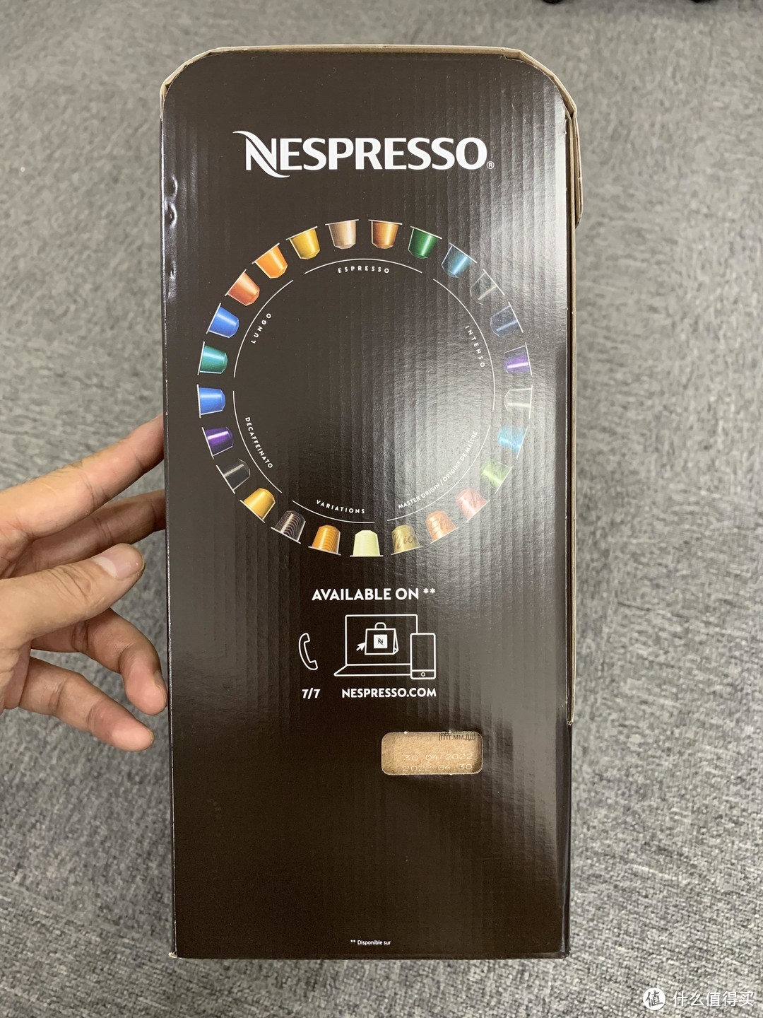 为了让媳妇儿喝咖啡方便点，我入手了Nespresso Essenza Mini