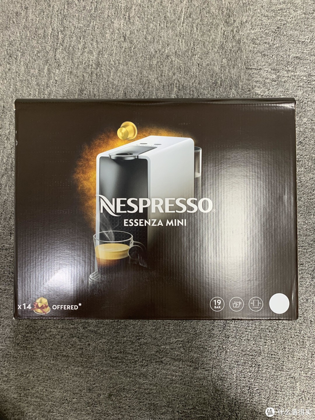 为了让媳妇儿喝咖啡方便点，我入手了Nespresso Essenza Mini