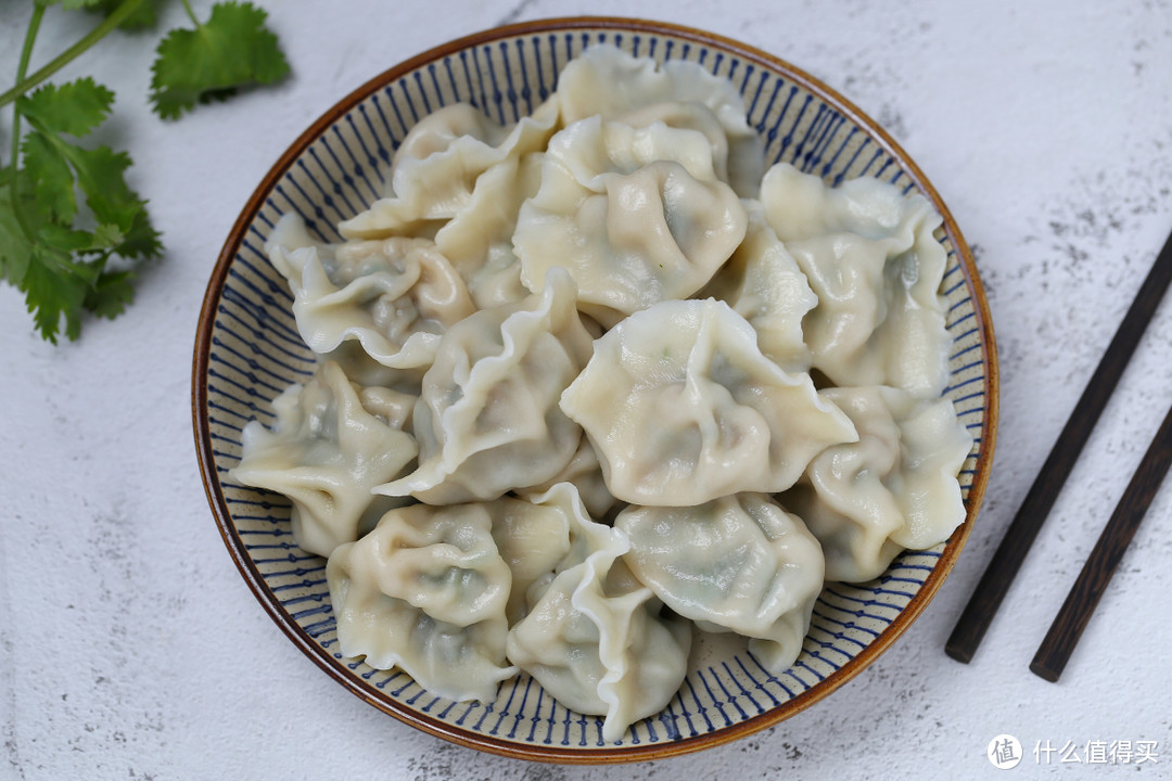 冬季温补首选羊肉，拌馅包饺子口感倍儿鲜美，孩子居然吃了十几个