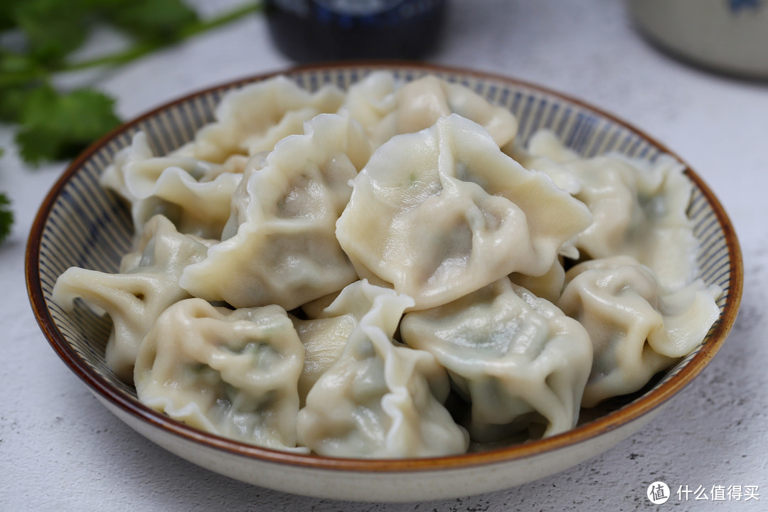 冬季温补首选羊肉，拌馅包饺子口感倍儿鲜美，孩子居然吃了十几个