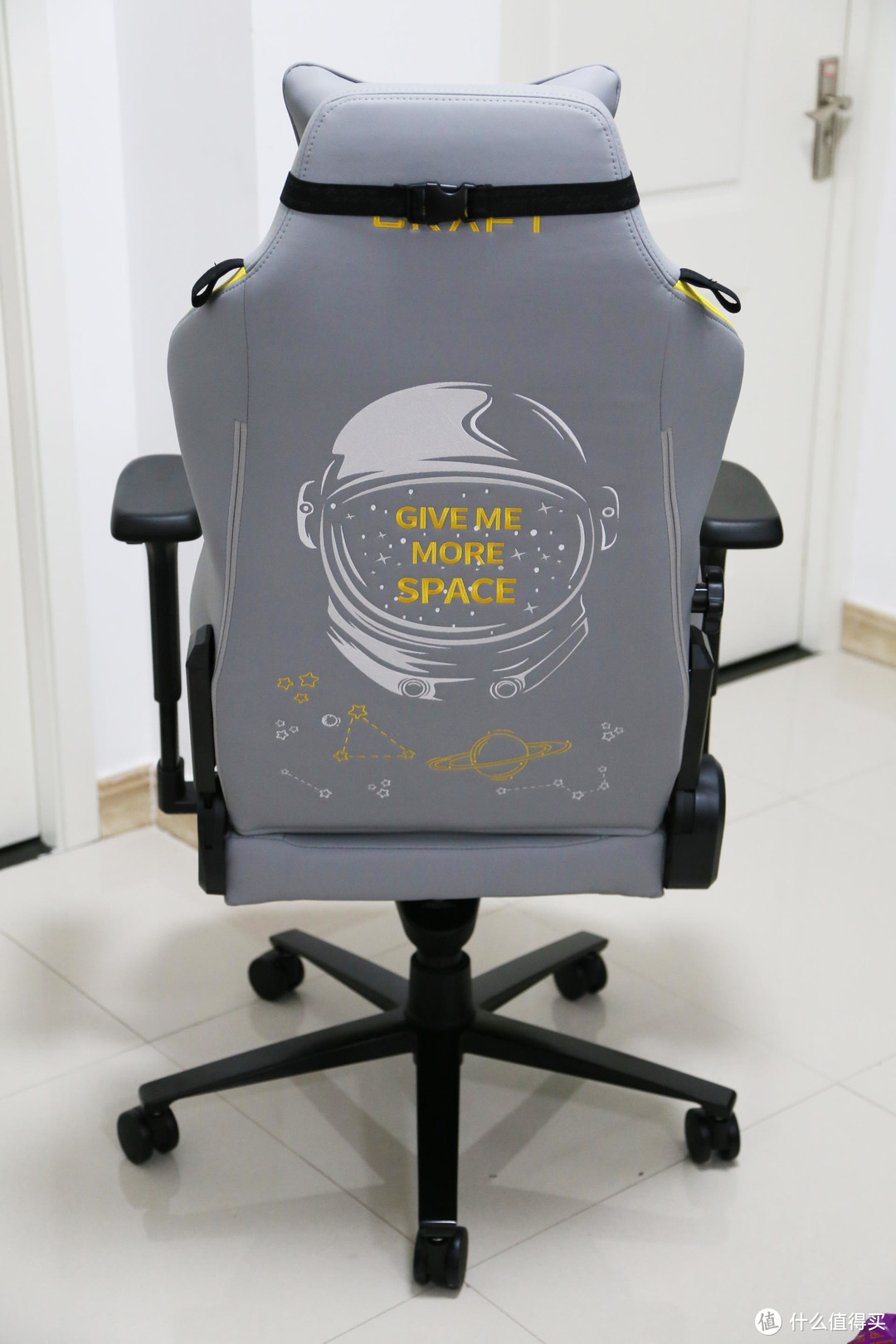 迪锐克斯（DXRACER ）夸父（CRAFT）电竞椅：国风刺绣与工匠精神的新兴产物 工艺美学的典范