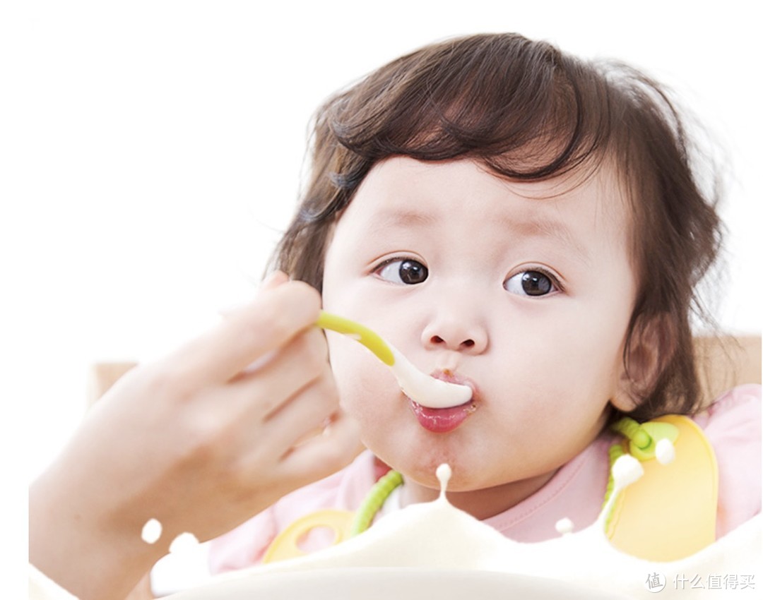 育儿园：1岁宝宝的每日营养需求！维生素、钙铁等元素的补充含量&如何补充