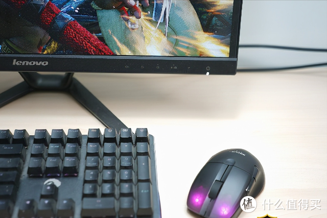 ROCCAT冰豹魔幻豹KONE PRO AIR无线职业版电竞鼠标：游戏必备利器