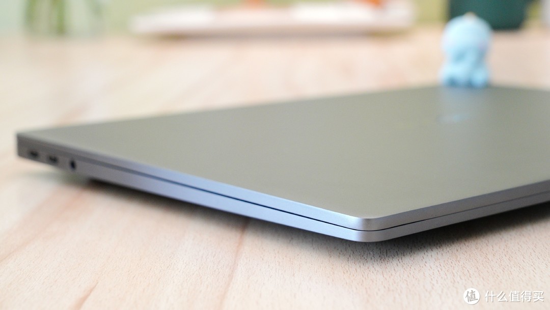 10.7亿色触控全面屏，轻薄本中的美学新标杆-荣耀MagicBook V 14体验