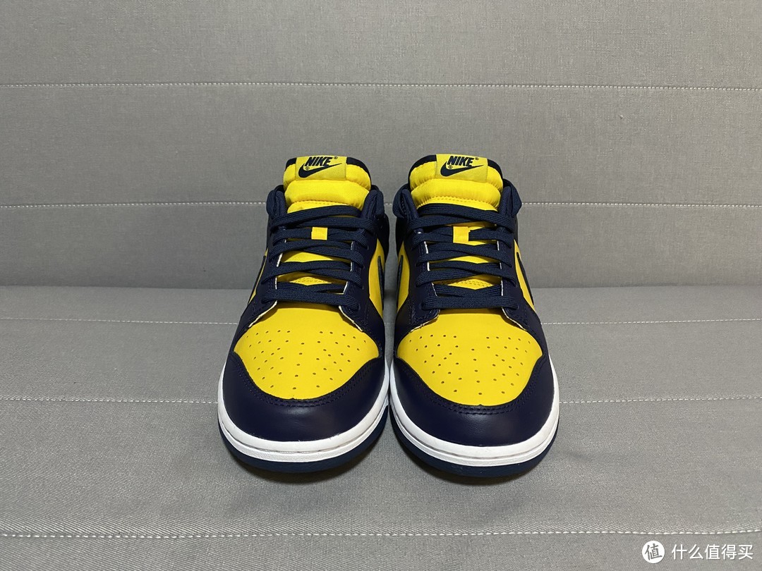 密歇根大学专属配色，经典的Nike Dunk Low