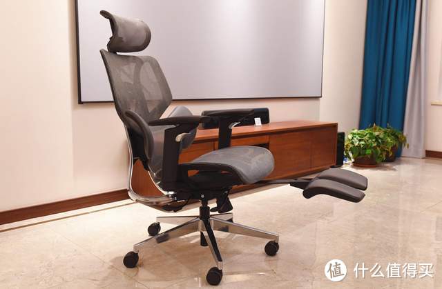 能坐能躺，能看见的舒适-黑白调E3人体工学椅