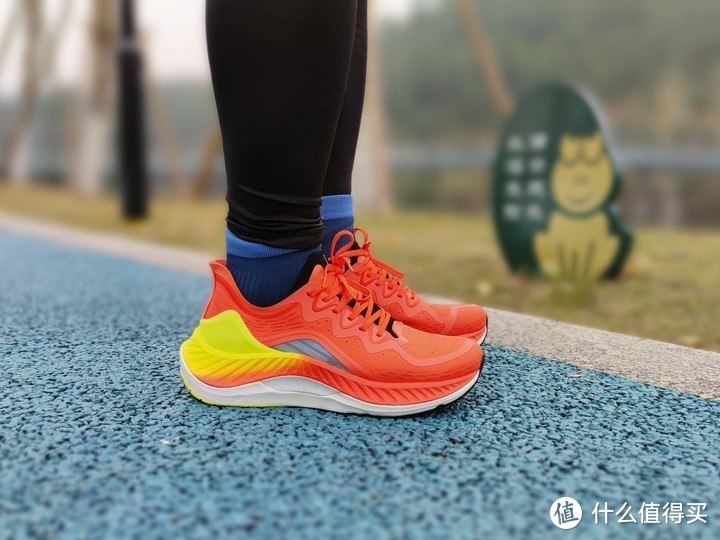日常元素超临界碳板跑鞋体验：让你的马拉松跑起来