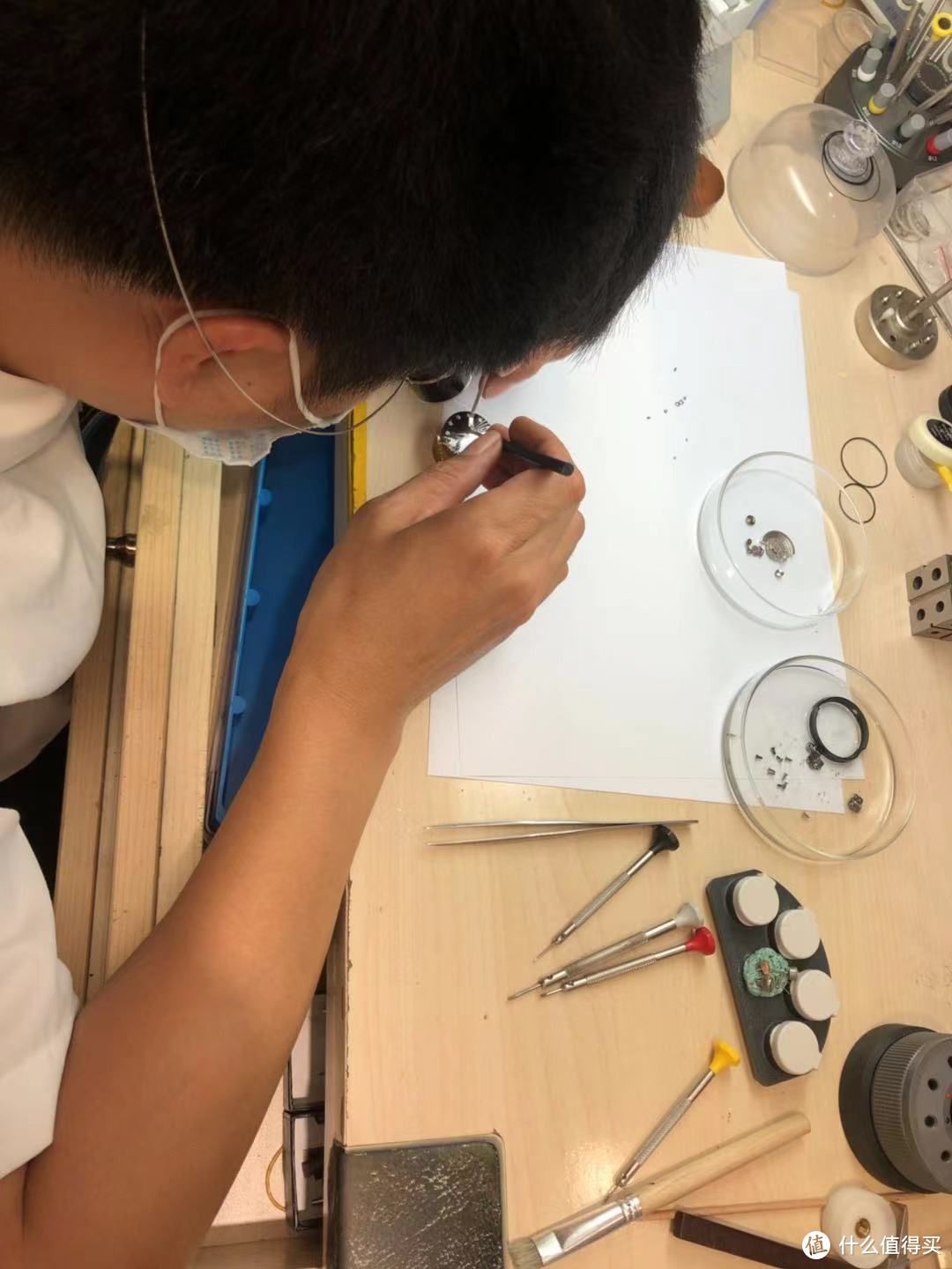 北京雪铁纳维修服务中心  雪铁纳手表维修的方法