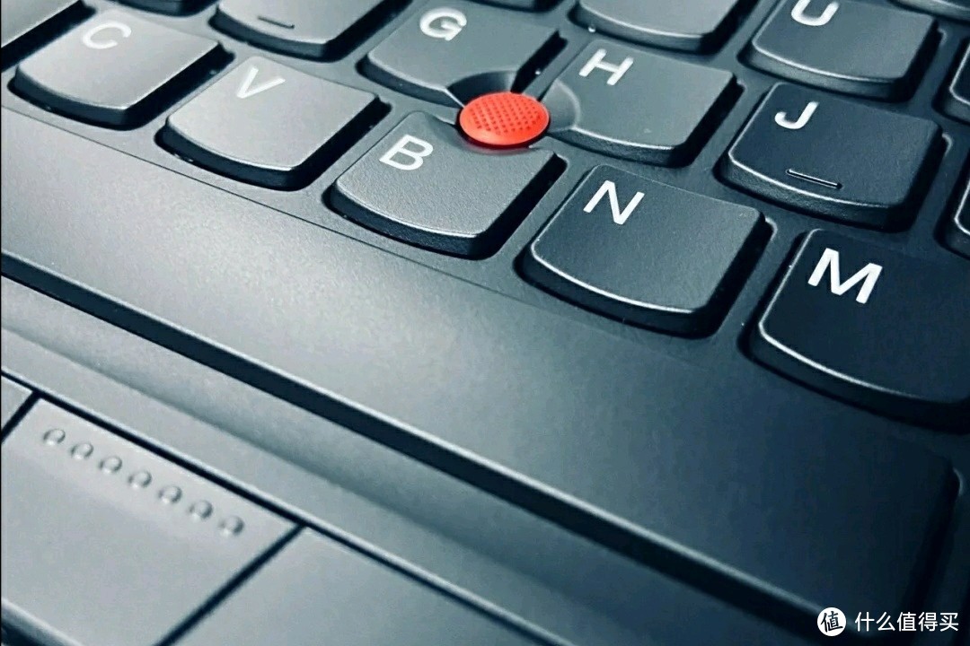 ThinkPad联想商务办公套装，一家人就要整整齐齐。