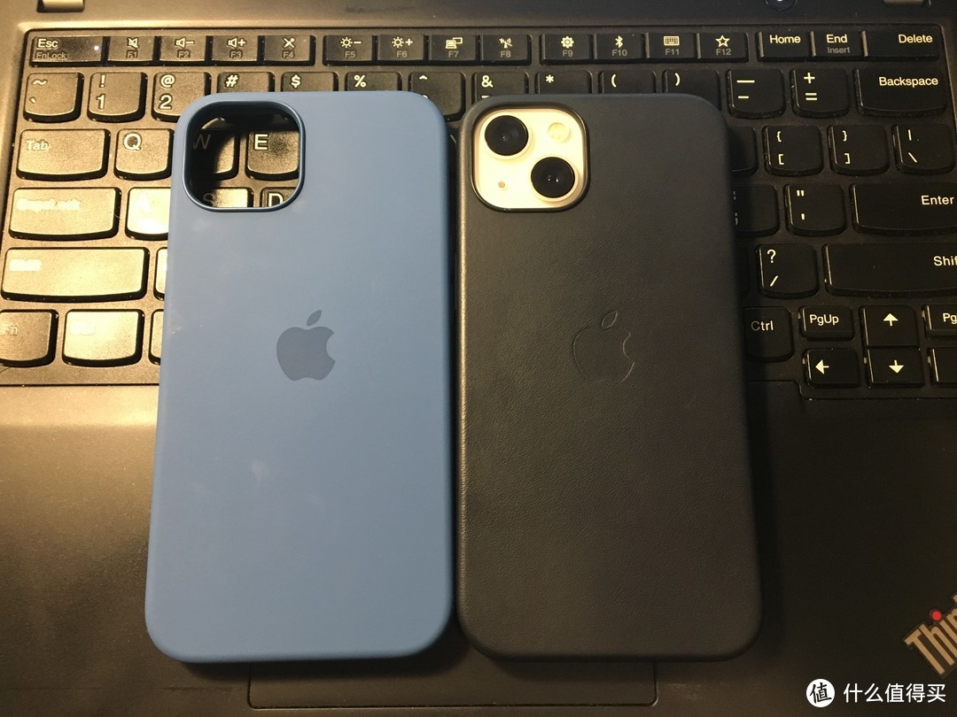 iPhone13官方硅胶皮革保护壳对比