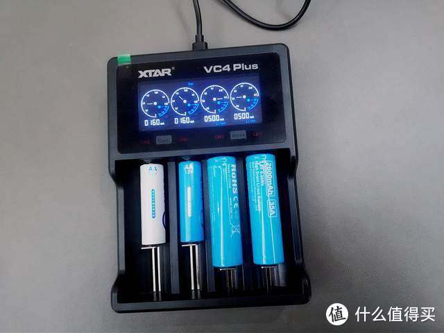 混用随充：XTAR VC4 PLUS充电器开箱