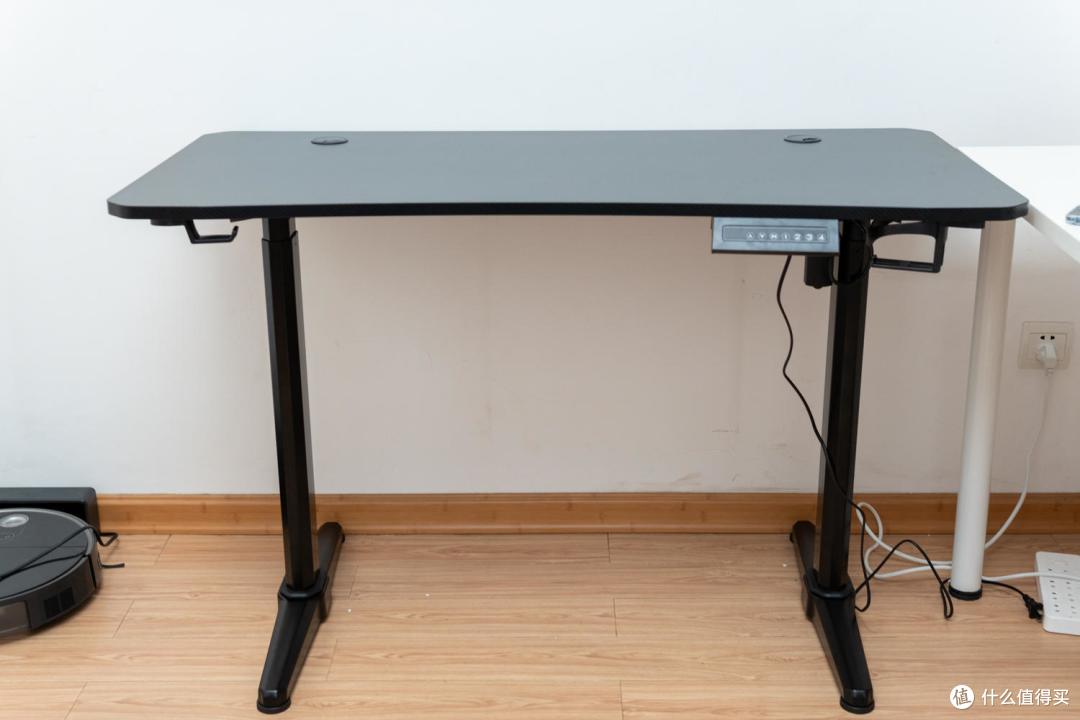 电竞与人体工学的结合,电动升降桌必不可少