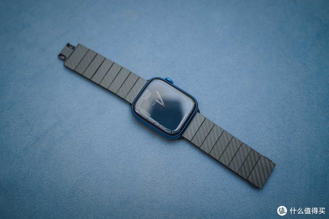拯救 Apple Watch S7 的颜值，PITAKA 苹果手表碳纤维表带参上