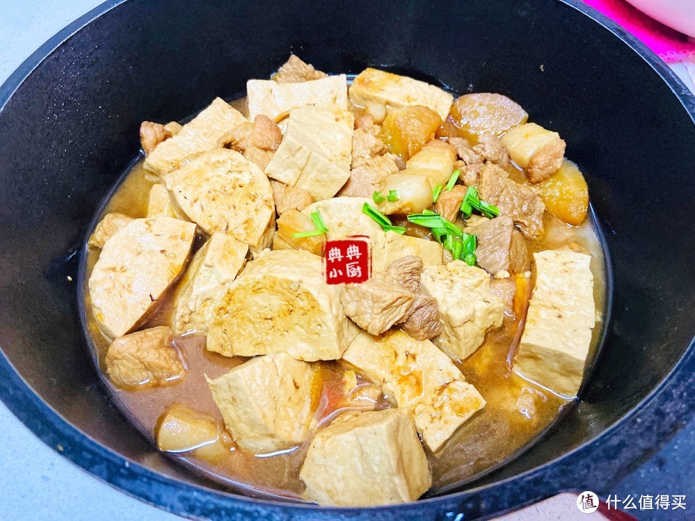 豆腐烧肉，豆腐比肉好吃的一道菜，吃一次就爱上