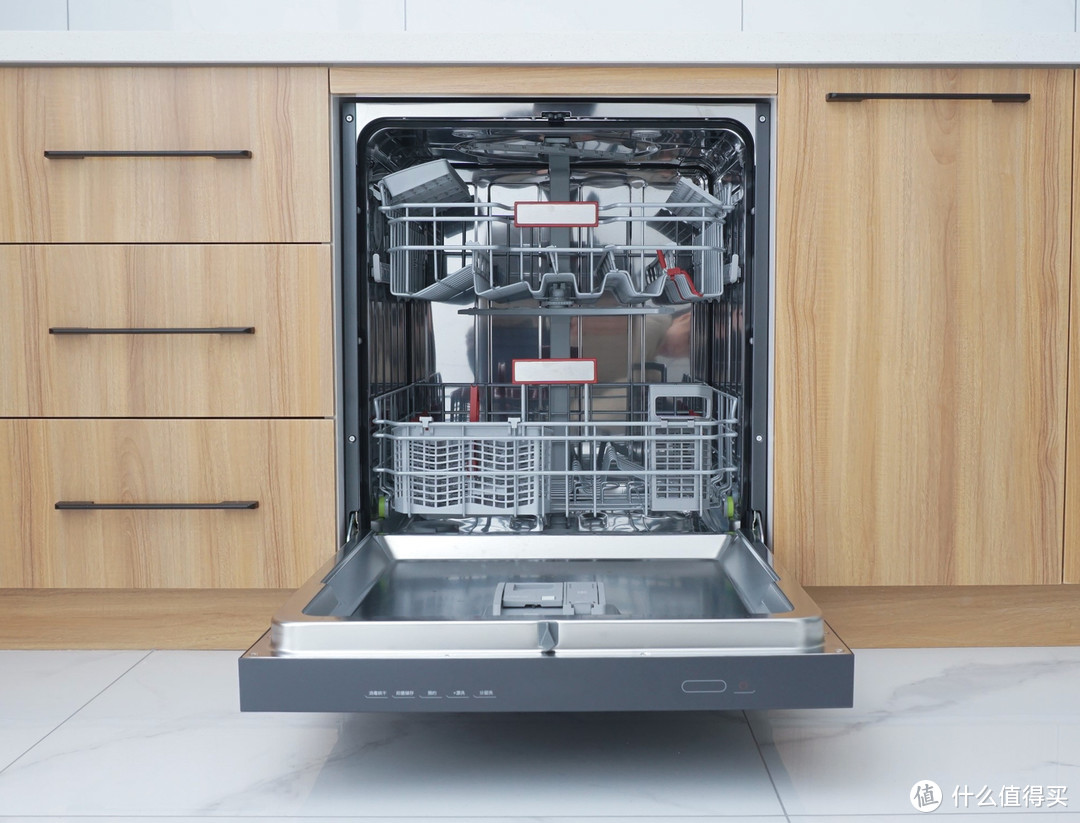 15套大容量，4星消毒，能分层洗的东芝A5洗碗机，是新家厨房的重要拼图