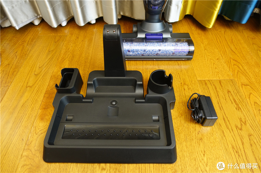 评测解读逸尘杀菌洗地机 2 PRO：扫拖洗一体，实时电解水杀菌