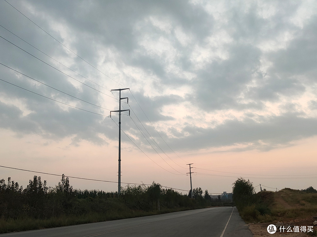 手机摄影：路边的夕阳是如何的吸引你驻足拍摄