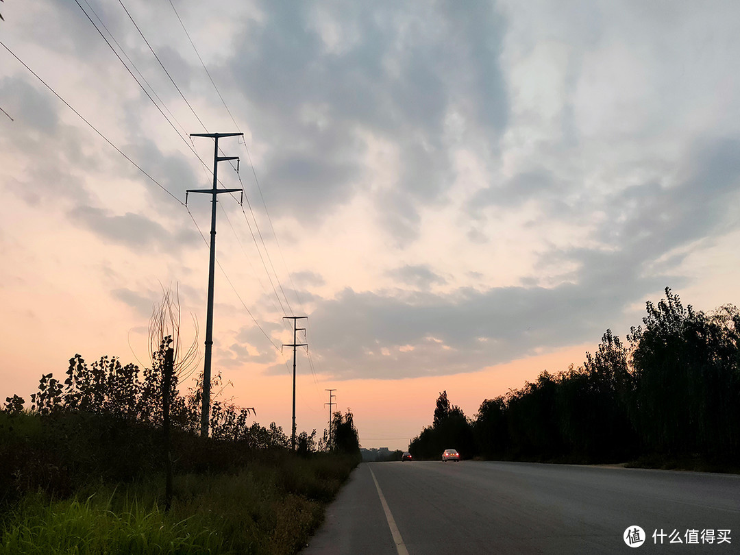 手机摄影：路边的夕阳是如何的吸引你驻足拍摄