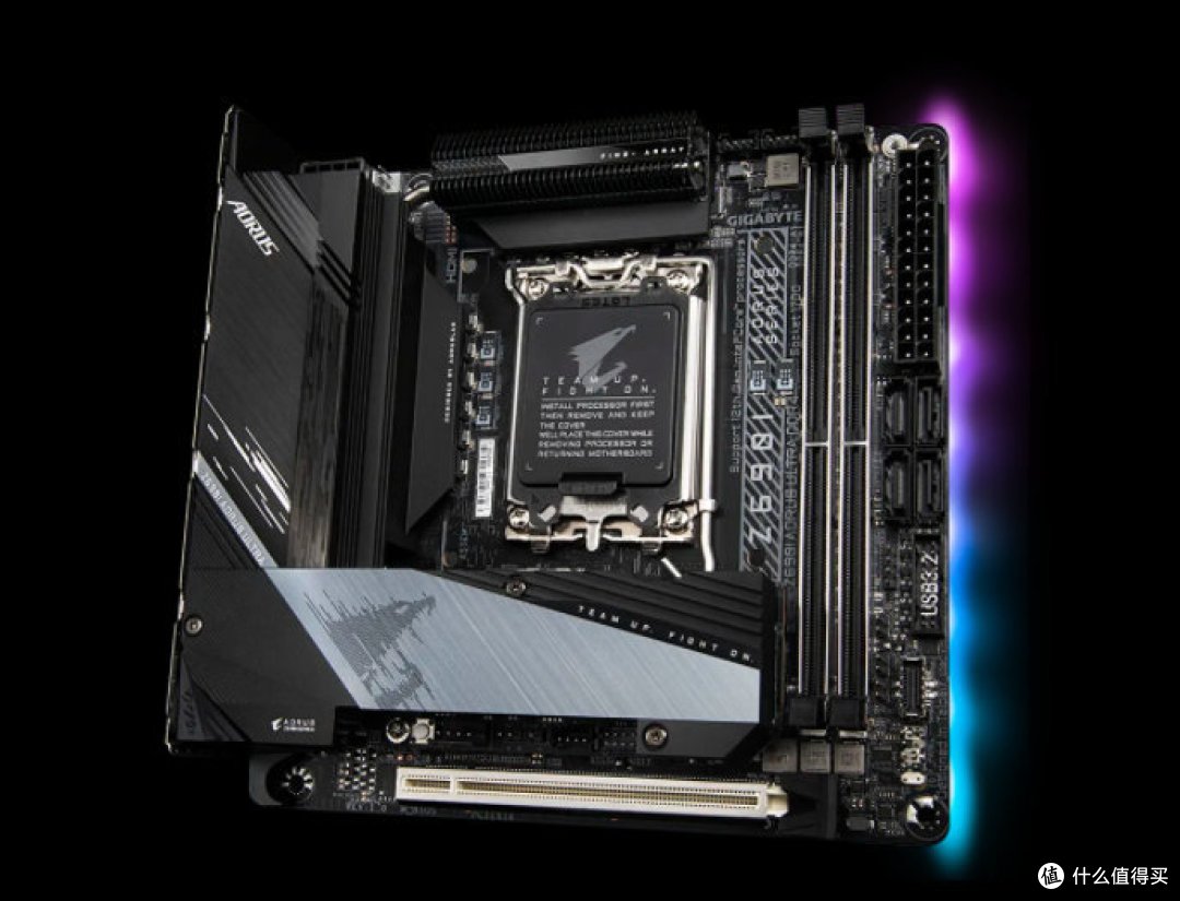 不如塔式散热器,但为了小体积,笔者还是选择了猫头鹰nh-l9i这款散热器