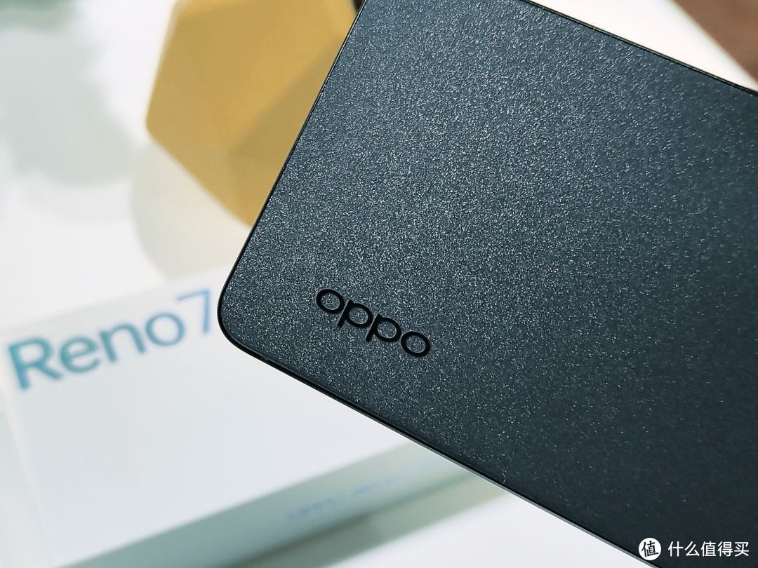 遇见星夜黑，OPPO Reno 7Pro体验报告-外观篇