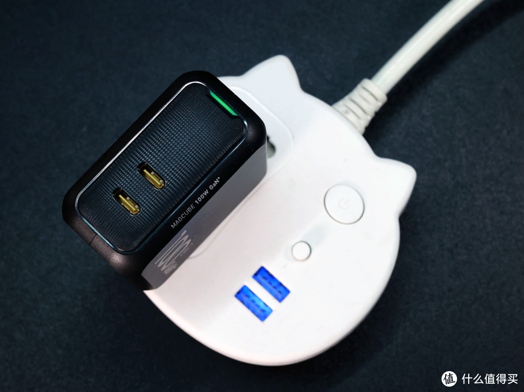 造型小巧性能爆表，Aohi100W双USB-C充电器体验