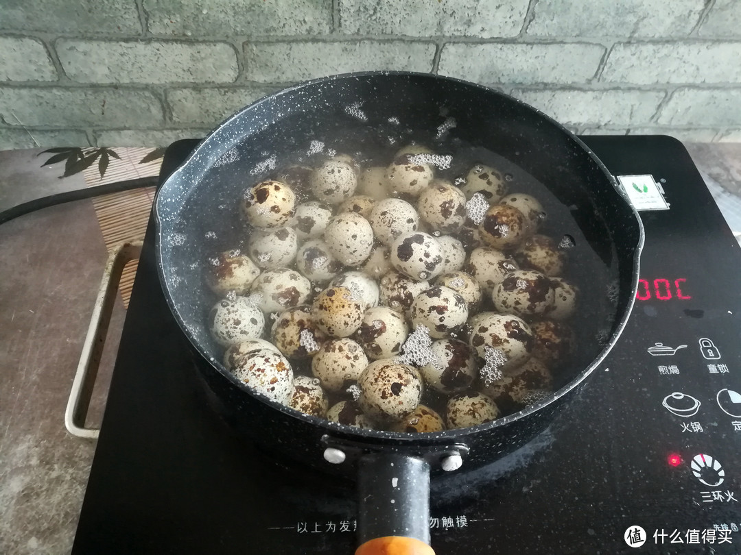 吃鸡蛋不如吃鹌鹑蛋，味道香营养高，益智健脑，孩子吃正合适