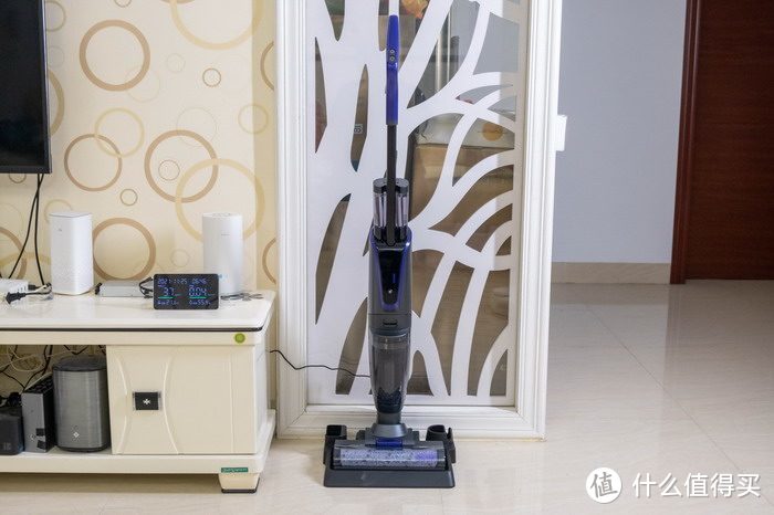 逸尘杀菌洗地机 2 Pro体验：房间清洁一遍过，自清洁无需手洗