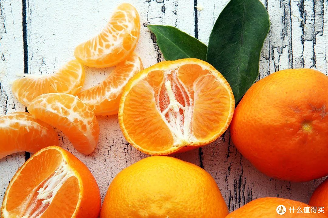 橘子皮中含有香精油，其味清香，久久不能散去。©图虫创意