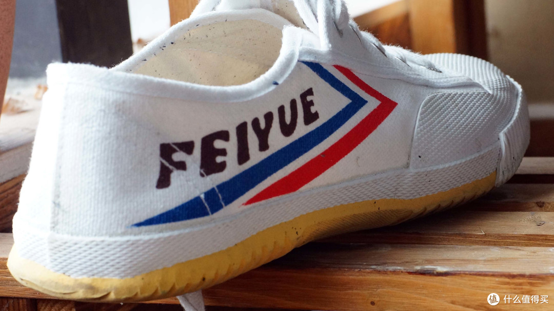 飞跃小白鞋出街轻氧运动的良心国潮鞋
