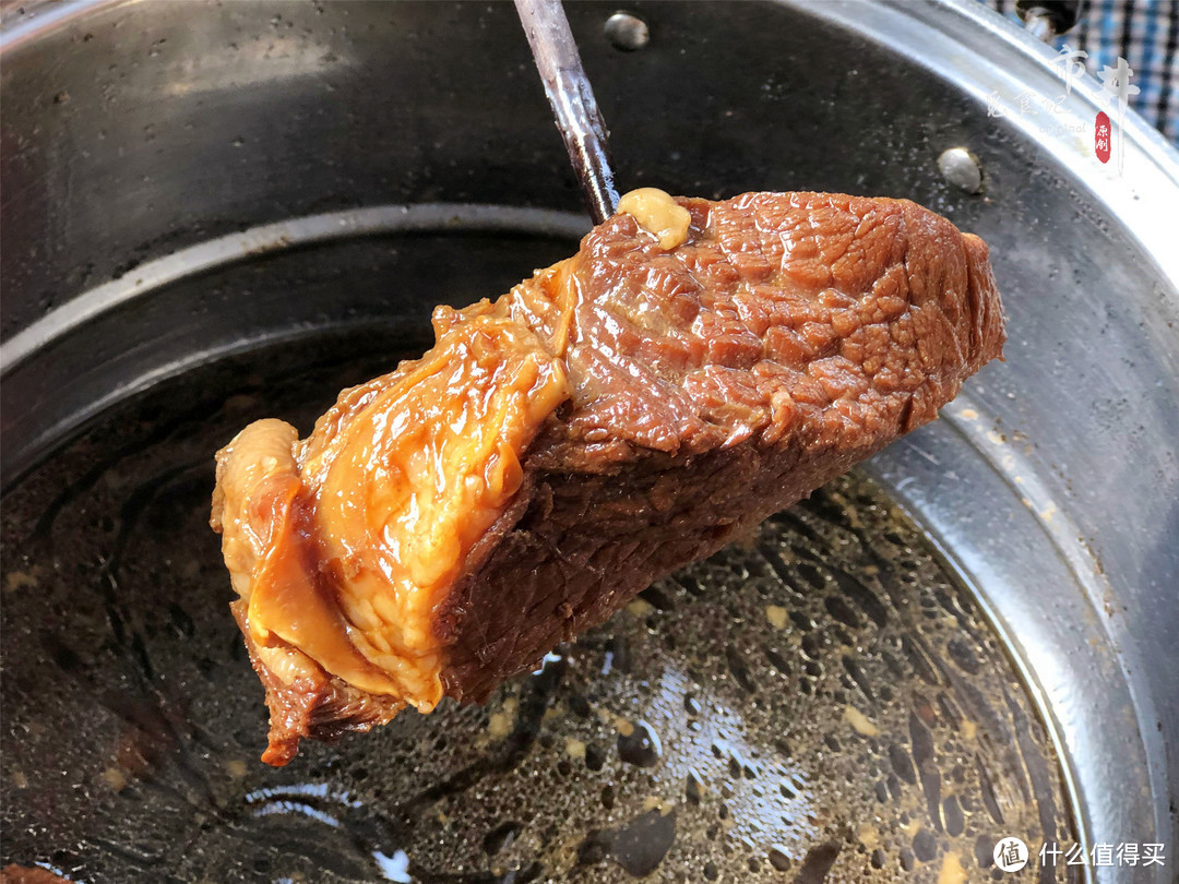 我家最拿手的卤牛肉，只需4样配料，牛肉浓香缩水少，能拿去卖了