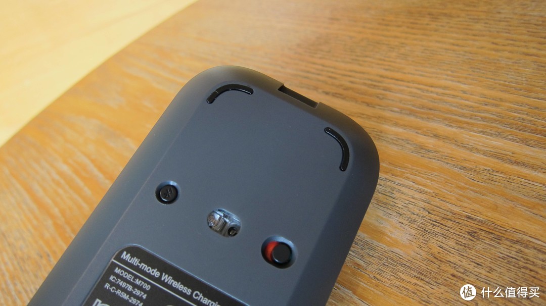 稳重典雅的商务范儿，雷柏M700无线充电版鼠标轻薄却不简单
