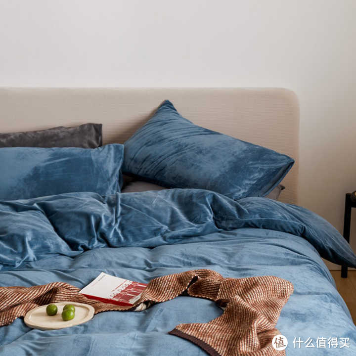 冬天的卧室，如何布置能让人「舒服的打滚儿」？