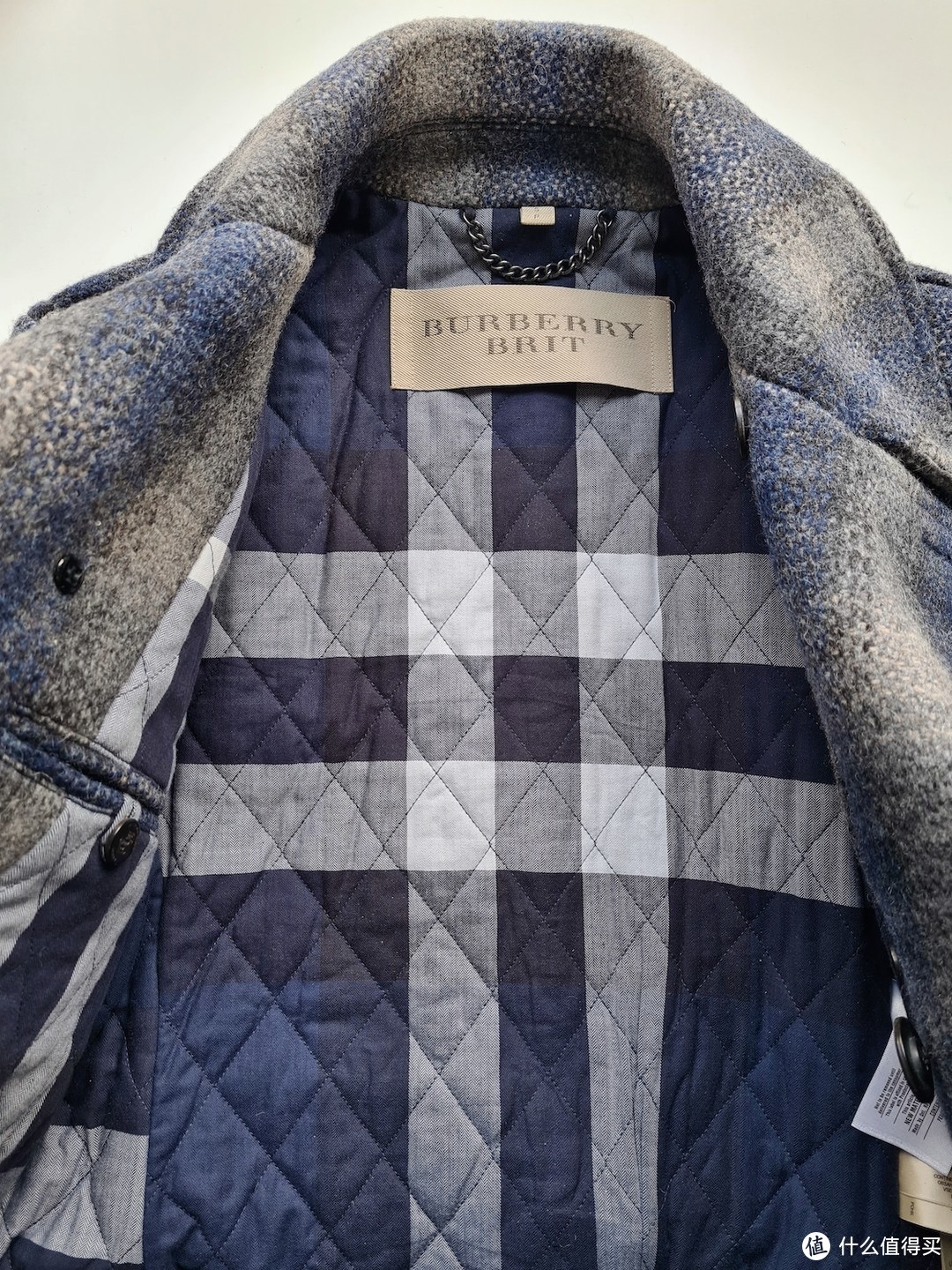 经典永不过时：Burberry格纹海军大衣分享