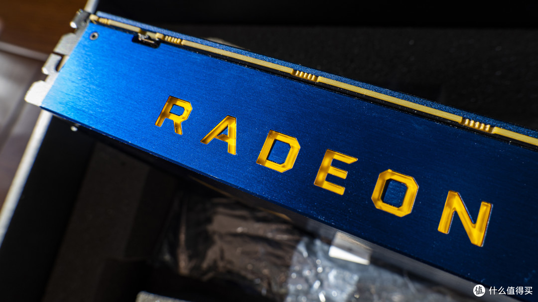 潮品开箱赏析篇一老一辈的专业显卡极简与美学的融合amdvegafe硬件