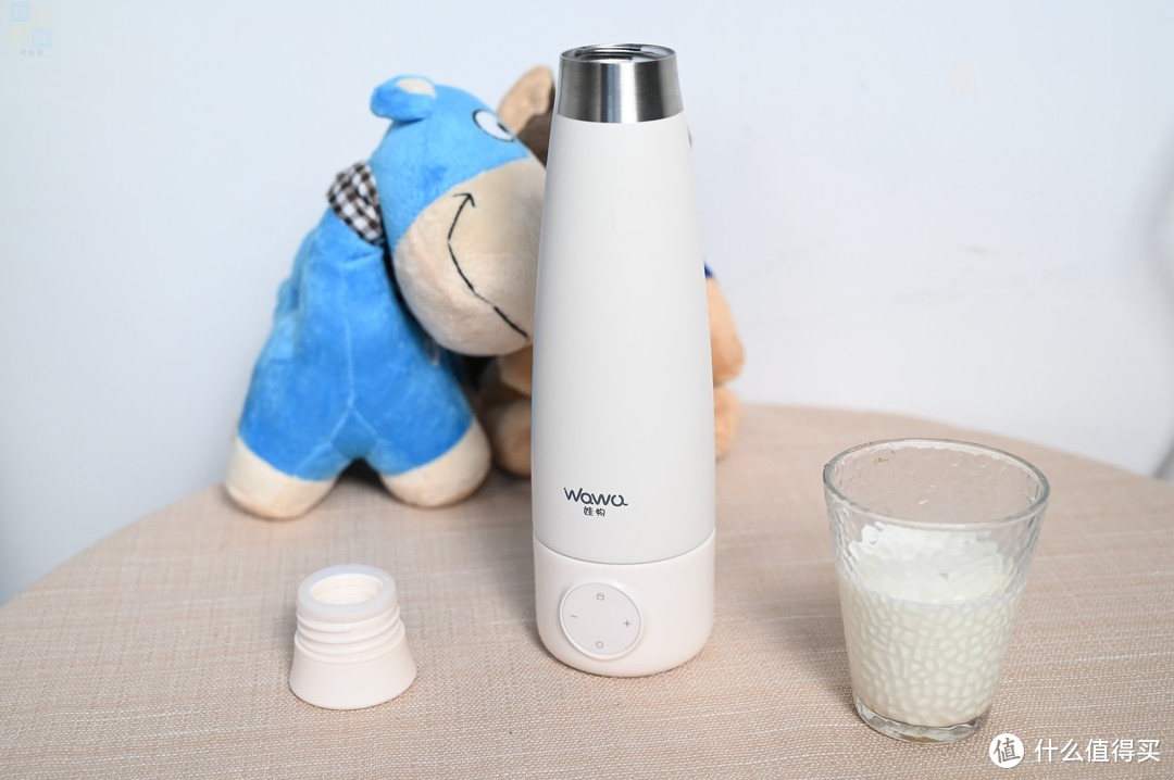 水温总是刚刚好，几分钟给孩子泡好奶，娃物无线便携式恒温水杯上手