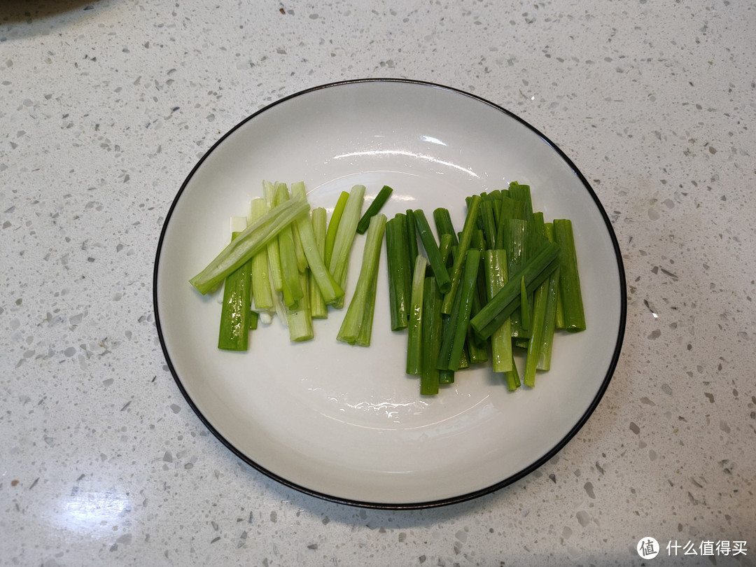 做蔥油拌麵,只加蔥是不夠的,少了這三味料,難怪味道不夠香