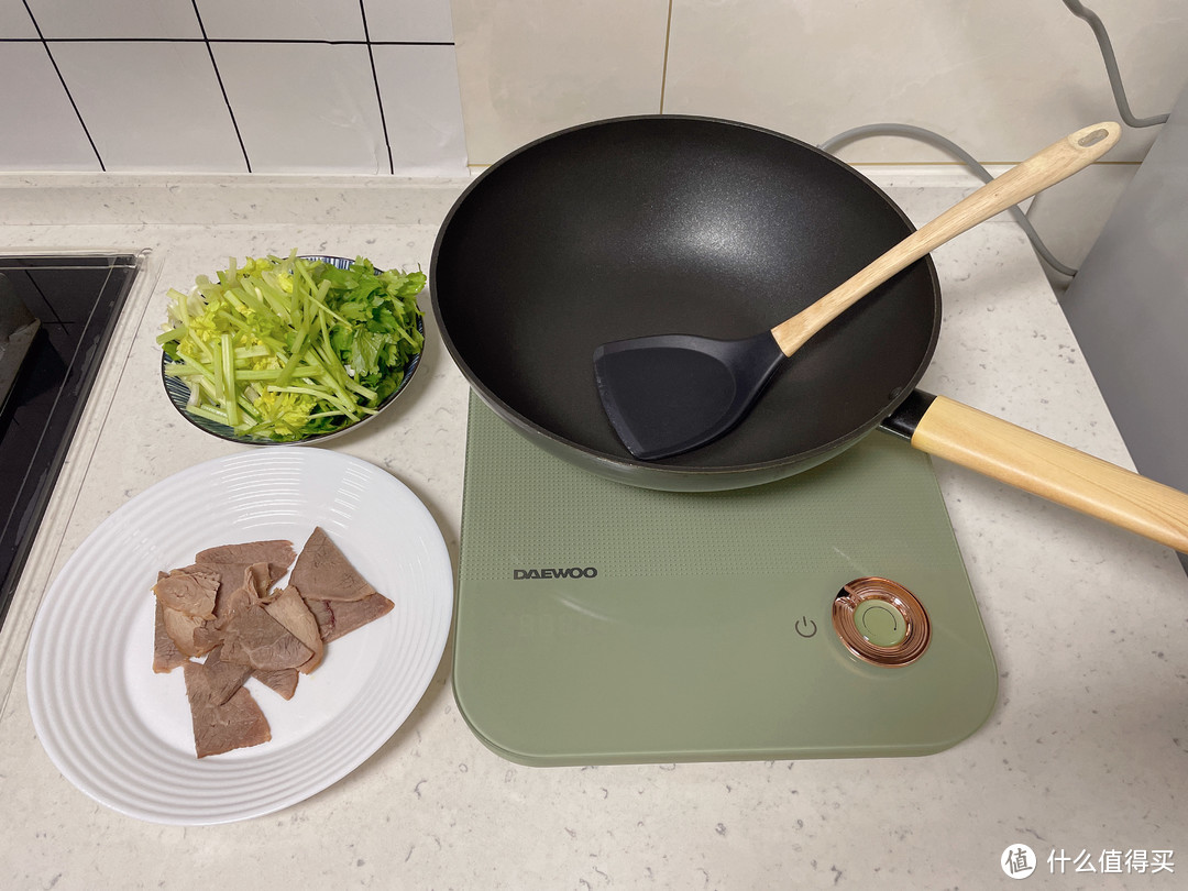 大宇家用智能小型进口面板炒菜一体火锅电磁炉，引领高效美味居家烹饪新时代