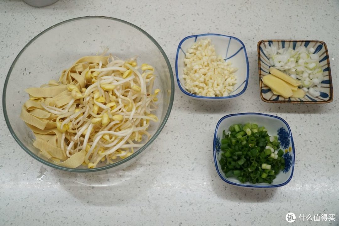 为啥饭店的“水煮肉片”滑嫩鲜香？有窍门的，学会冬天有好菜了