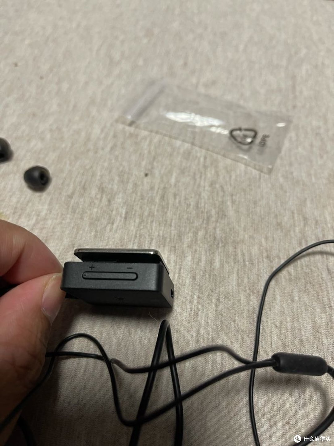 解忧杂货铺 篇一百七十五:索尼方块蓝牙耳机(含说明书)无线(sony) sbh