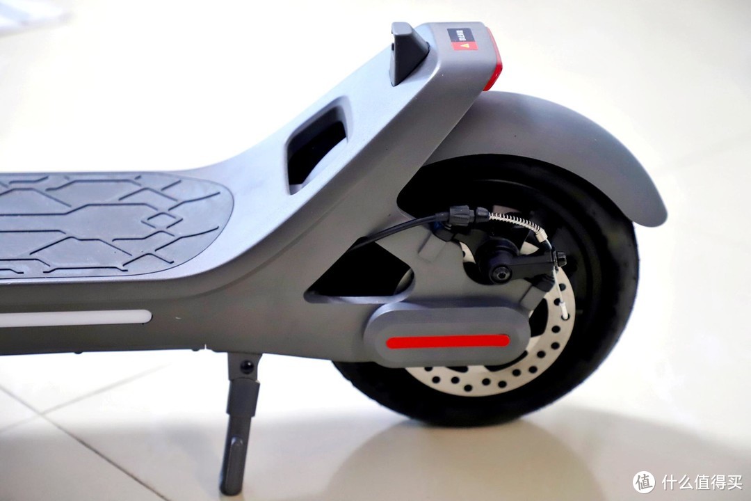 华为智选乐骑智能电动滑板车，通勤族的代步神器，年度时尚新品